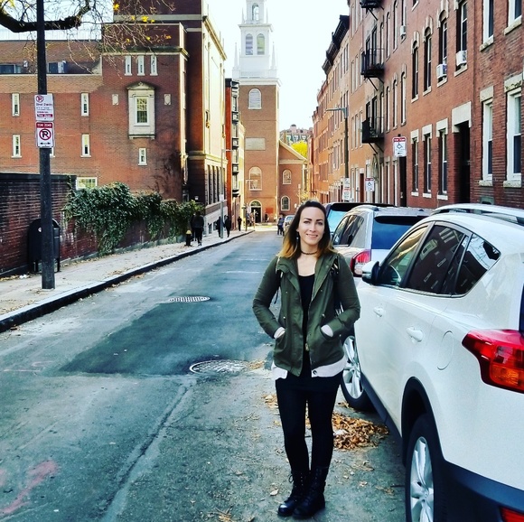 Meet your Posher, Bethmarie - Picture 2 of 2